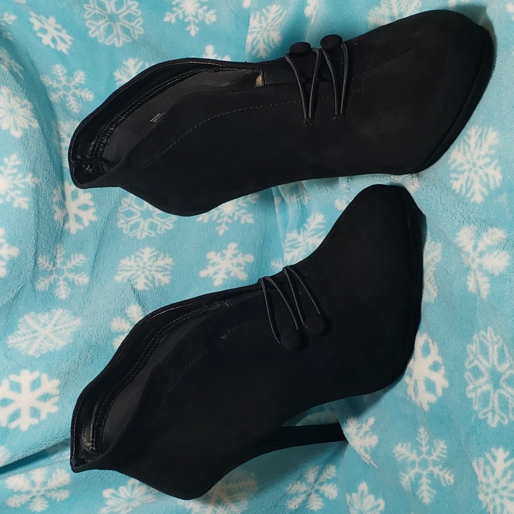 Apt 8 black booties stiletto heels